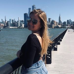 Meet your Posher, Lauren